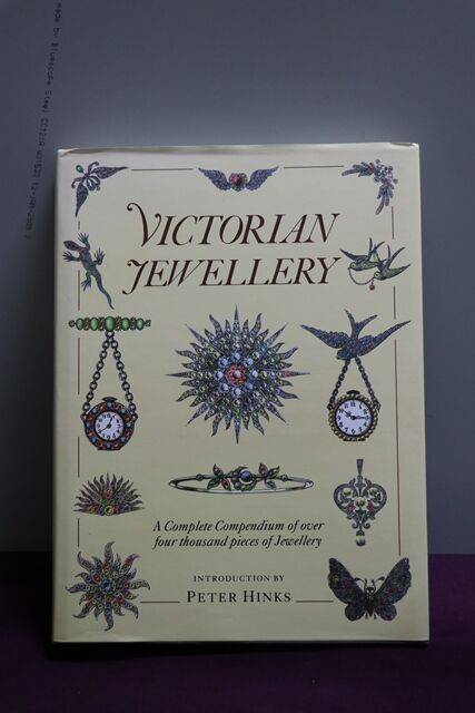 Victorian Jewllery a Compendium of Over Four Thosand Pieces of Jewellery 