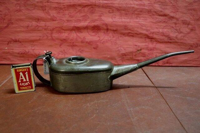 Vintage 12 Pint Boat Shape Oiler
