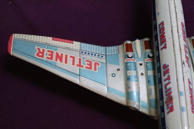 Vintage 1950and39s De Havilland Comet Jetliner Lithographed Friction Powered Toy
