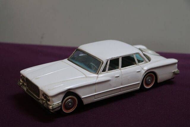 Vintage 1961 Tin Friction Bandai Japan Chrysler Valiant 