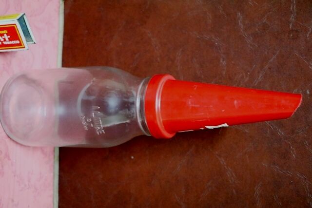 Vintage 1 litre Oil Bottle with Genuine Shell X100 Plastic Top