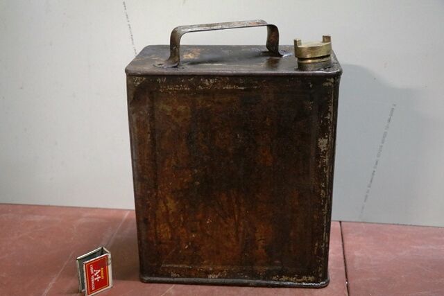 Vintage 2 Gallon Running Board Can Clean Skin