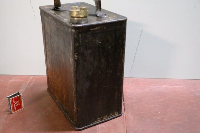 Vintage 2 Gallon Running Board Can Clean Skin