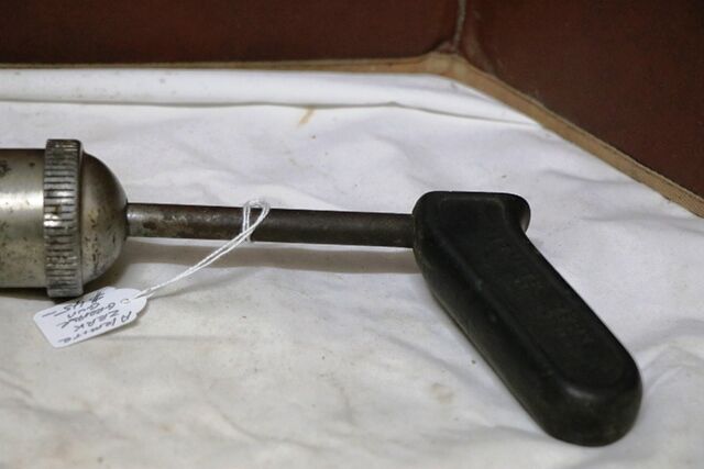 Vintage Alemite Zerk Grease Gun Bassick Mfg Co 