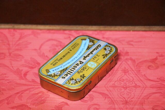 Vintage Allenburys Pastilles 2oz Tin