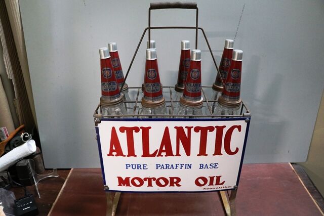 Vintage Atlantic Pure Paraffin Base Motor Oil 8 Bottle Oil Rack