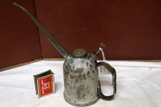 Vintage Aust  Rega 12 pint Button Pump Oiler