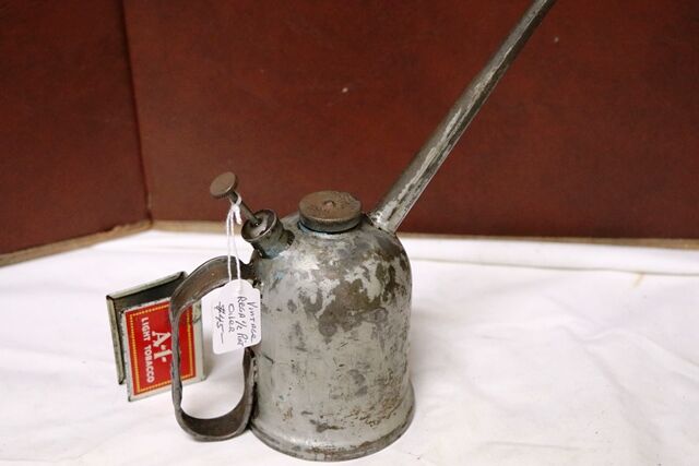 Vintage Aust  Rega 12 pint Button Pump Oiler