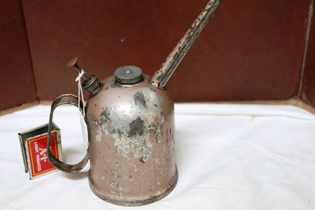 Vintage Aust  Rega one pint Button Pump Oiler