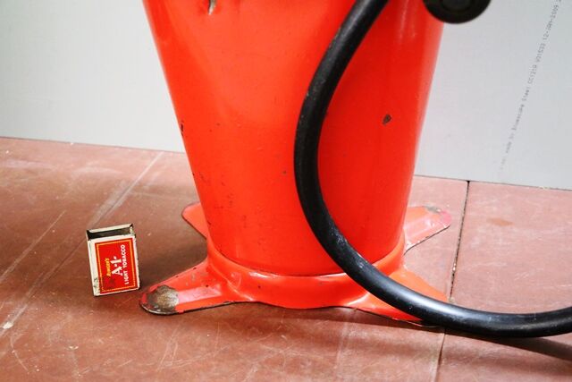 Vintage Baelz Garage Gear Oil Dispenser 