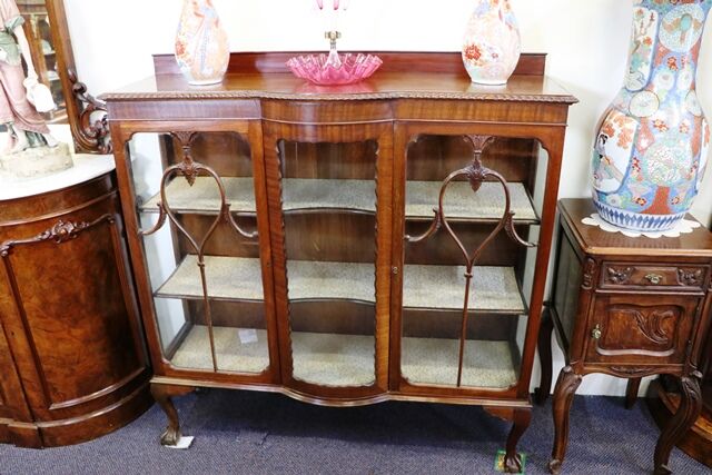 Vintage Bow Front Walnut 2 Door Display Cabinet 