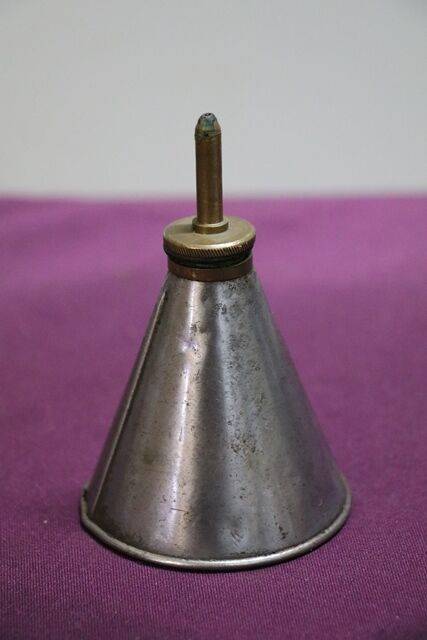Vintage Brass Top Oiler 