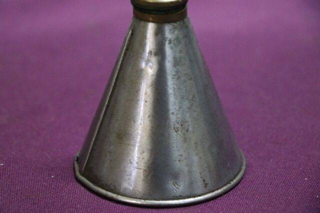 Vintage Brass Top Oiler 