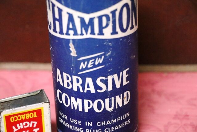 Vintage Champion Abrasive Compound Tin