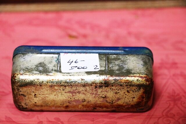 Vintage Champion Extra Range Spark Plug Tin