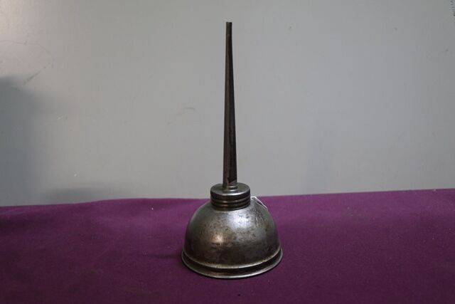 Vintage Dome Shape Can Oiler 