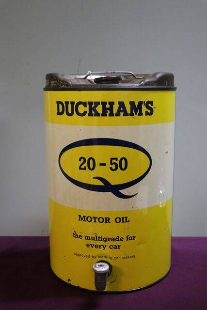 Vintage Duckhams 2050 Motor Oil 5 Gallon Drum in Good Condition 