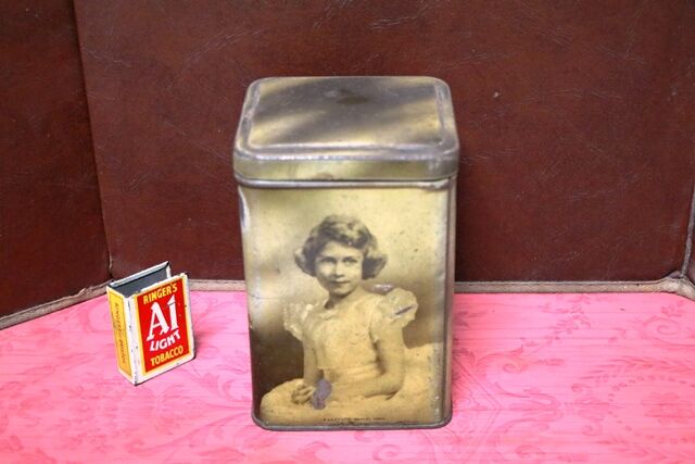 Vintage E I and Co Ltd SHIPLEY YORKS  GEORGE VI and Royal Family TEA TIN 1930s