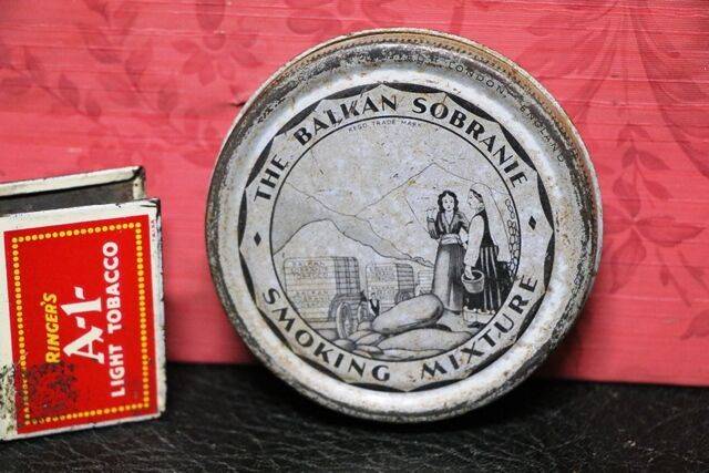 Vintage Early Balkan Sobranie Pictorial Tobacco Tin
