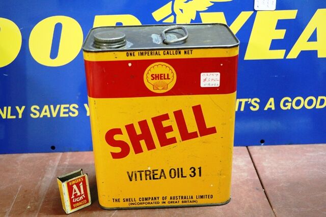 Vintage Early Shell Vitrea Oil 31 One Gallon Tin