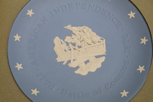 Vintage English Wedgwood 1976 Plate With Original Box 