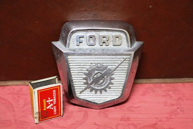 Vintage Ford Di Cast Badge