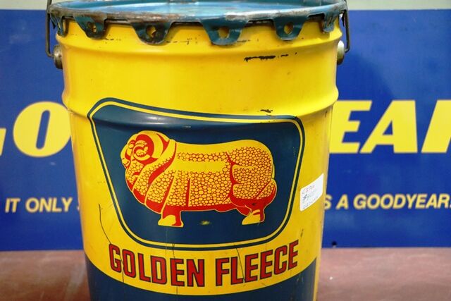 Vintage Golden Fleece Duo 45lbs Grease Tub
