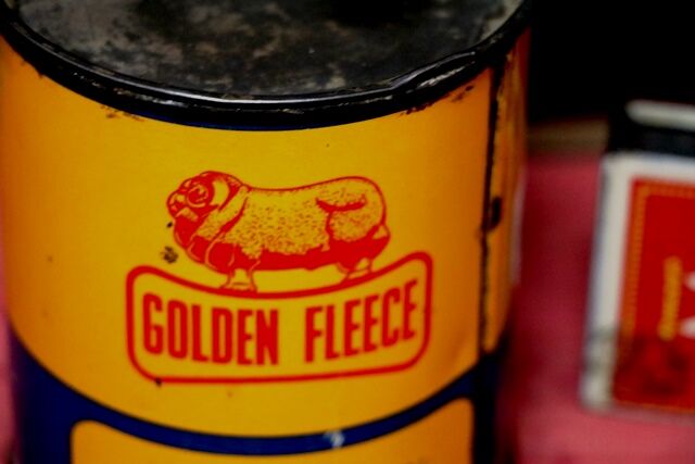 Vintage Golden Fleece Ram on Bone Water Pump 1lb Tin