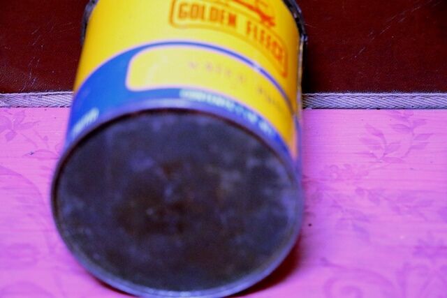 Vintage Golden Fleece Ram on Bone Water Pump 1lb Tin