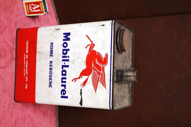 Vintage MobilLaurel Home Kerosene 1 gal Tin