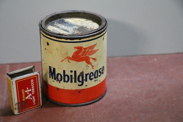Vintage Mobilgrease Wheel Hub Grease 1 lb Tin