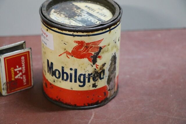 Vintage Mobilgrease Wheel Hub Grease 1 lb Tin