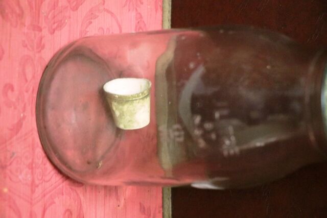 Vintage Mobiloil 1lt Oil Bottle with Pegasus Tin Top