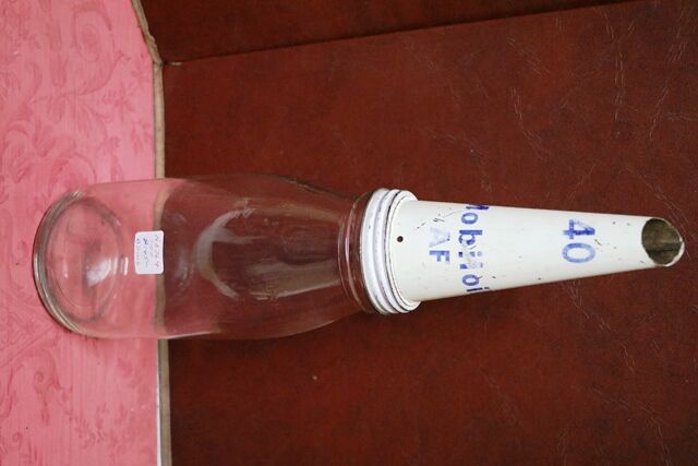 Vintage Mobiloil AF 40 Tin Top on One Pint Bottle