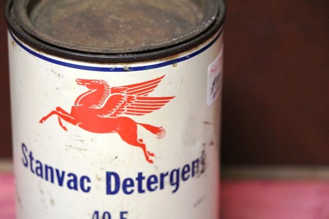Vintage Mobiloil Pegasus Sanvac Detergent 40E 1lb Tin