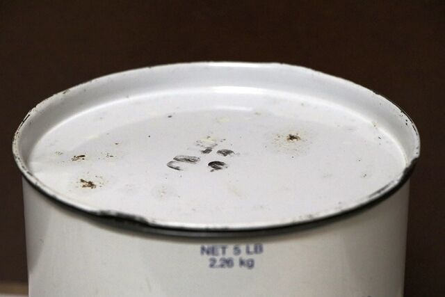 Vintage New Old Stock Mobil 5lb Grease Tin