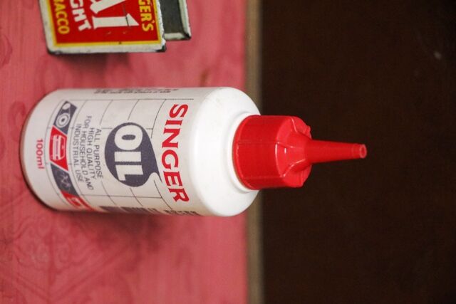 Vintage Plastic Singer Oil AllPurpose Oiler