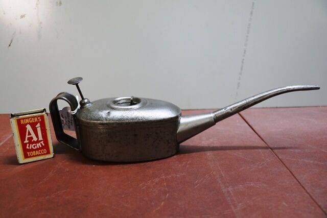 Vintage RTS 12 Pint British Boat Shape Oiler