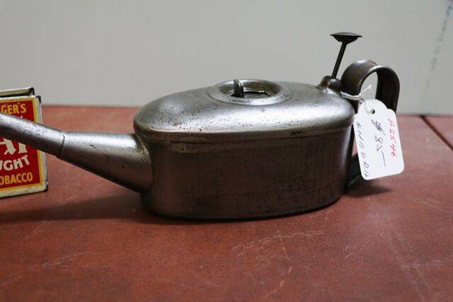Vintage RTS 12 Pint British Boat Shape Oiler