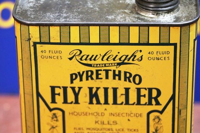 Vintage Rawleighand39s Pyrethro Fly Killer 40 Fluid Oz Tin