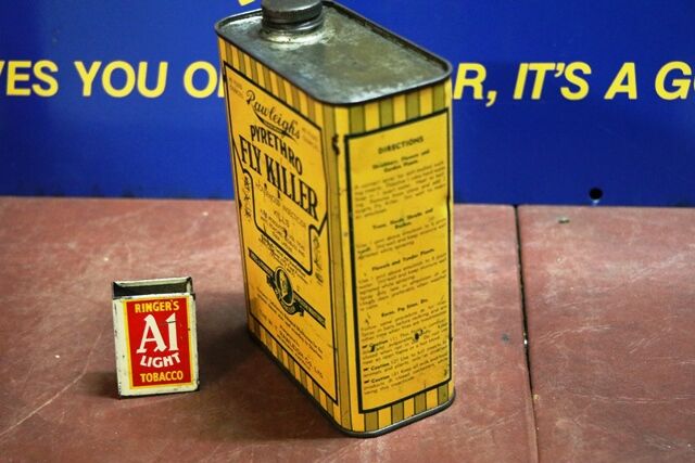 Vintage Rawleighand39s Pyrethro Fly Killer 40 Fluid Oz Tin