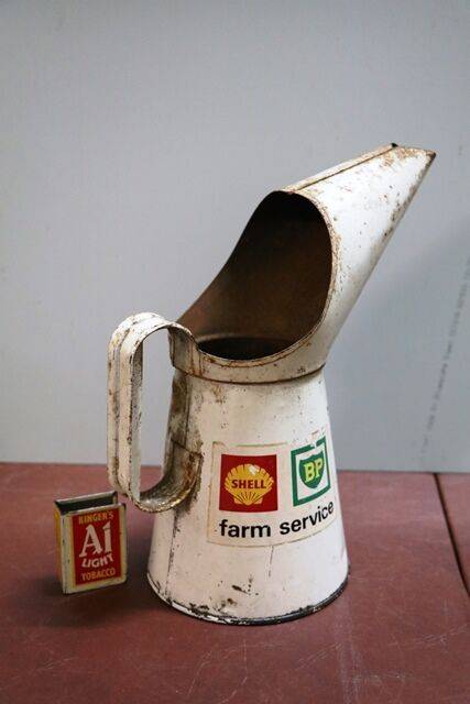 Vintage ShellBP Farm Service One Quart Pourer