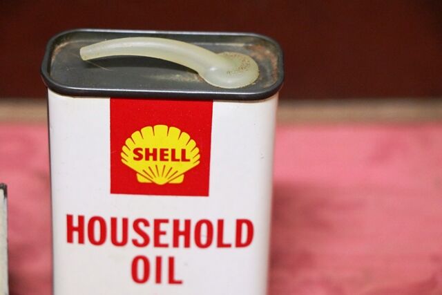 Vintage Shell Household Oil 4 oz Oiler