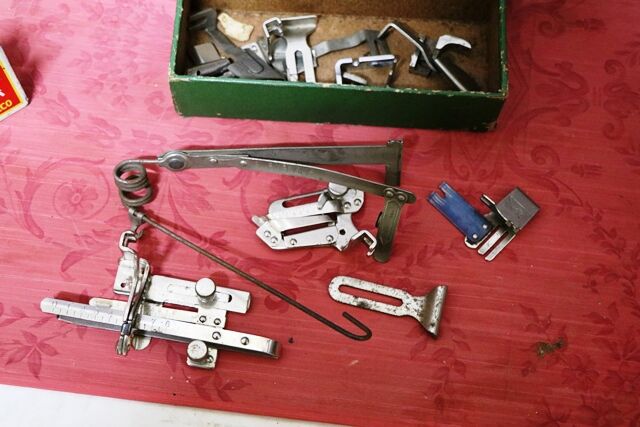 Vintage Singer Boxed Accessories 