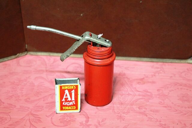 Vintage Small Pump Action Oiler