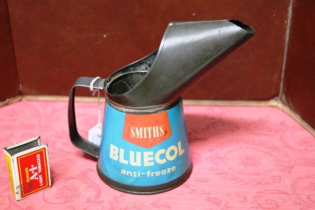 Vintage Smiths Bluecol AntiFreeze One Pint JugPourer