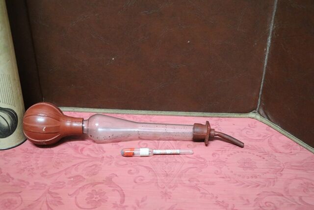 Vintage Stadium Heavy Duty Hydrometer in Original Cylinder