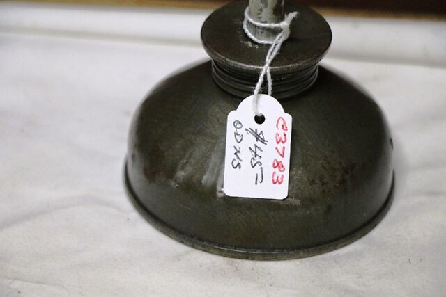 Vintage Thumb Pump Oiler with 312 Spout