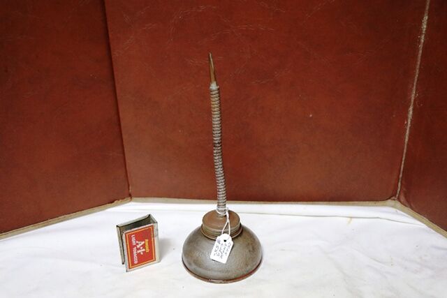 Vintage Thumb Pump Oiler with a 7 Flexible Spout