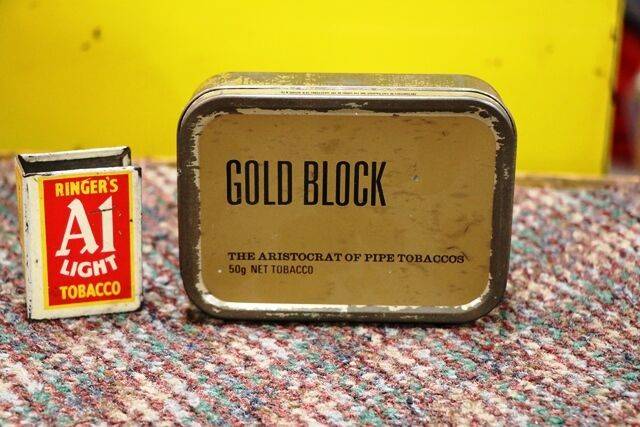 Vintage Tobacco Tin Gold Block Pipe Tin